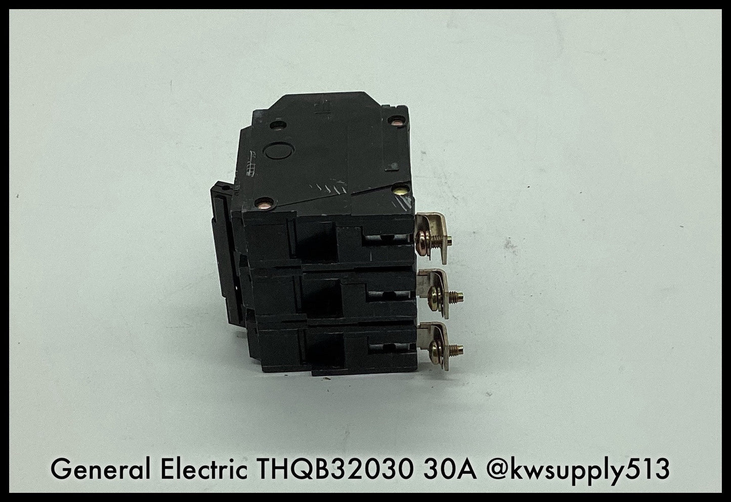 THQB32030 ~ General Electric GE THQB32030 30A240V 3P Type THQB Circuit Breaker
